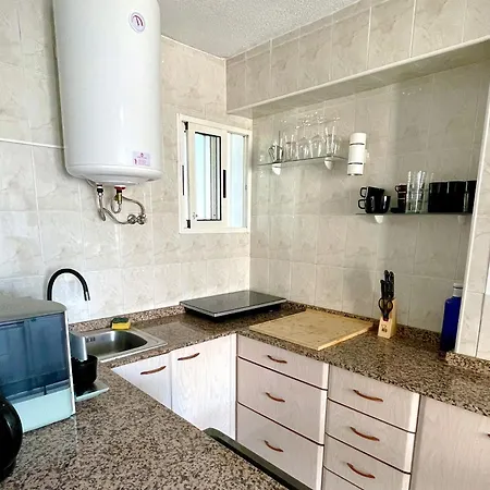 Wunderschoenes Fuer 4 Gaeste Mit Pool & Klima, Lage In Strandnaehe * Benidorm